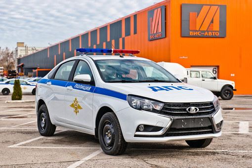 «АвтоВАЗ» показал новую Lada для ДПС