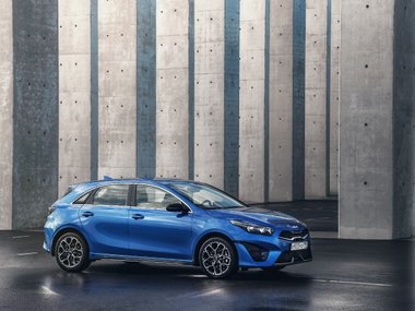 Новый Kia Ceed: цены и комплектации 2021