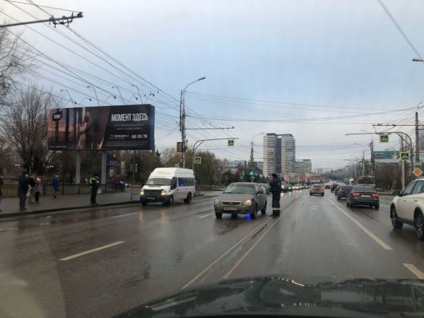 В центре Волгограда «Приора» наехала на пешехода